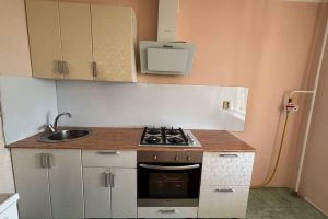 Продам квартиру 2-х комнатную с общей площадью 47.5м2, 9/10 эт., на улице Чернышевского, г. Оренбург, Оренбургская обл., Россия, агентство Бюро недвижимости Быстровой