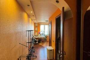 Продам квартиру 1 комнатную с общей площадью 40м2, 7/9 эт., на улице Большевистская, г. Солнечногорск, Московская обл., Россия, агентство JCat