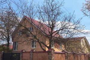 Сдам дом 5-ти комнатный с общей площадью 240м2, на улице Садова 25, г. Зазимье , Киевская обл., Украина, агентство Aspo.biz