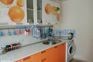 Продам квартиру 2-х комнатную с общей площадью 49м2, 1/2 эт., на улице Красная, г. Кучугуры, Краснодарский край, Россия, агентство Центр-Недвижимости