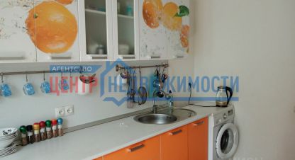 Продам квартиру 2-х комнатную с общей площадью 49м2, 1/2 эт., на улице Красная, г. Кучугуры, Краснодарский край, Россия, агентство Центр-Недвижимости. Фотография №1