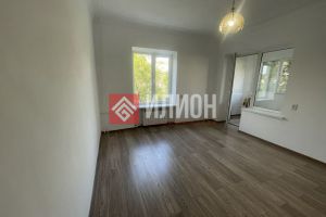 Продам квартиру 3-х комнатную с общей площадью 70.3м2, 2/2 эт., на улице Раенко, г. Инкерман, Крым авт. респ., Россия, агентство Илион