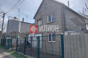 Продам дом 2-х комнатный с общей площадью 70.3м2, на улице Грушёвая, г. Энтузиаст  (бахчисарай), Крым авт. респ., Россия, агентство Илион