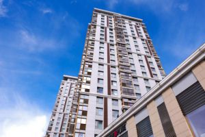 Продам квартиру 2-х комнатную с общей площадью 63м2, 2/17 эт., на улице Лазоревый проезд, Свиблово (СВАО) район, г. Москва, Москва, Россия, агентство JCat