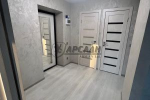 Продам квартиру 2-х комнатную с общей площадью 43м2, 3/9 эт., на улице Вишневского, Вахитовский район, г. Казань, Татарстан респ., Россия, агентство Арслан