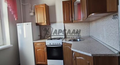 Продам квартиру 1 комнатную с общей площадью 35м2, 7/10 эт., на улице Бондаренко, Ново-савиновский район, г. Казань, Татарстан респ., Россия, агентство Арслан. Фотография №1