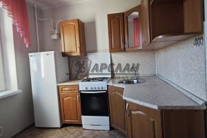 Продам квартиру 1 комнатную с общей площадью 35м2, 7/10 эт., на улице Бондаренко, Ново-савиновский район, г. Казань, Татарстан респ., Россия, агентство Арслан