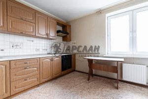 Продам квартиру 3-х комнатную с общей площадью 76.3м2, 6/18 эт., на улице Чистопольская, г. Казань, Татарстан респ., Россия, агентство Арслан