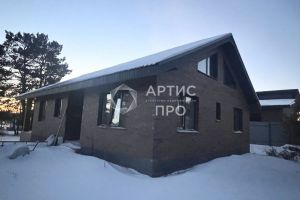 Продам дом 4-х комнатный с общей площадью 161.1м2, на улице Уютная, г. Бобровский, Свердловская обл., Россия, агентство Артис Про