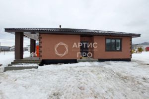 Продам дом 4-х комнатный с общей площадью 150м2, на улице Зелёная, г. Бобровский, Свердловская обл., Россия, агентство Артис Про