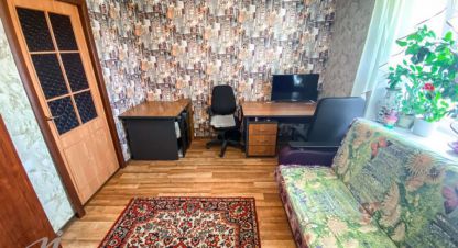 Продам квартиру 2-х комнатную с общей площадью 49.6м2, 5/5 эт., на улице Прудская ул, г. Новоалтайск, Алтайский край, Россия, агентство Миэль офис в Барануле. Фотография №1