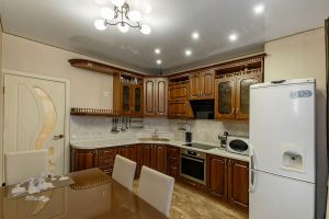 Продам квартиру 2-х комнатную с общей площадью 69.3м2, 2/10 эт., на улице Прудская ул, г. Новоалтайск, Алтайский край, Россия, агентство Миэль офис в Барануле