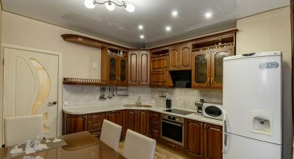 Продам квартиру 2-х комнатную с общей площадью 69.3м2, 2/10 эт., на улице Прудская ул, г. Новоалтайск, Алтайский край, Россия, агентство Миэль офис в Барануле. Фотография №1