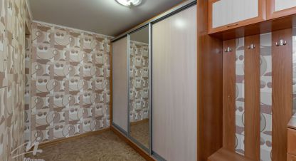 Продам квартиру 2-х комнатную с общей площадью 38.3м2, 5/5 эт., на улице Прудская, г. Новоалтайск, Алтайский край, Россия, агентство Миэль офис в Барануле. Фотография №1