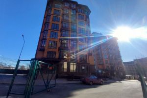 Продам квартиру 1 комнатную с общей площадью 43.4м2, 5/9 эт., на улице Октябрьская ул, Озеро район, г. Ессентуки, Ставропольский край, Россия, агентство Ареал Агентство недвижимости