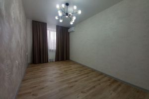 Продам квартиру 1 комнатную с общей площадью 43.5м2, 1/5 эт., на улице Галерейная ул, г. Ессентуки, Ставропольский край, Россия, агентство Ареал Агентство недвижимости