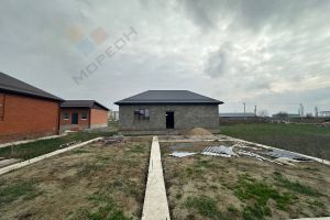Продам дом 1 комнатный с общей площадью 53.4м2, на улице Молодежная, г. Тахтамукай аул, Адыгея респ., Россия, агентство Мореон Инвест