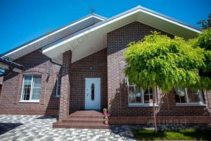 Продам дом 5-ти комнатный с общей площадью 130м2, на улице Дружбы ул, г. Яблоновский, Адыгея респ., Россия, агентство Мореон Инвест