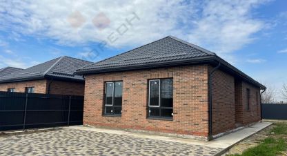 Продам дом 3-х комнатный с общей площадью 110м2, на улице Октябрьская ул, г. Старобжегокай аул, Адыгея респ., Россия, агентство Мореон Инвест. Фотография №1
