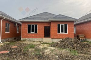 Продам дом 3-х комнатный с общей площадью 90м2, на улице Титова ул, г. Яблоновский, Адыгея респ., Россия, агентство Мореон Инвест