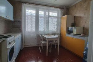 Продам квартиру 3-х комнатную с общей площадью 70.2м2, 2/5 эт., на улице Хрусталева, г. Севастополь, Крым авт. респ., Россия, агентство InVita Realty