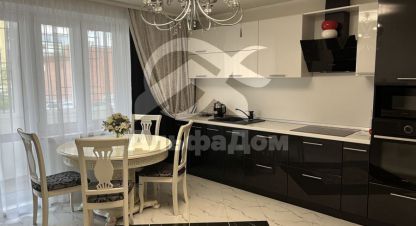 Сдам квартиру 2-х комнатную с общей площадью 65м2, 1/11 эт., на улице Звенигородская, Курчатовский район район, г. Челябинск, Челябинская обл., Россия, агентство Центр недвижимости и Ипотеки АльфаДом. Фотография №1