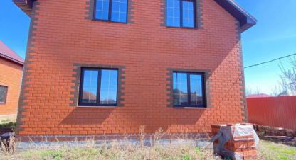 Продам дом 4-х комнатный с общей площадью 129.6м2, на улице Берёзка, г. Южный урал, Оренбургская обл., Россия, агентство Бюро недвижимости Быстровой. Фотография №1