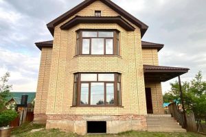 Продам дом 3-х комнатный с общей площадью 180м2, на улице Дорожная, г. Южный урал, Оренбургская обл., Россия, агентство Бюро недвижимости Быстровой