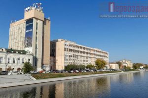Сдам офисное помещение с общей площадью 150м2, на улице Набережная 1 Мая, г. Астрахань, Астраханская обл., Россия, агентство Первоздание