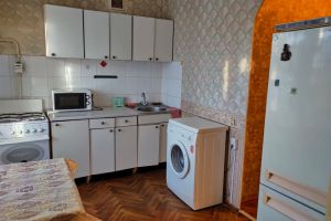 Сдам квартиру 1 комнатную с общей площадью 26.6м2, 1/9 эт., на улице Средняя, Центральный район, г. Омск, Омская обл., Россия, агентство Сервис по недвижимости ИМЛС