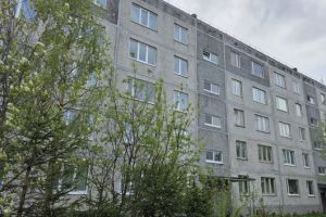 Продам квартиру 2-х комнатную с общей площадью 48.5м2, 2/5 эт., на улице Антикайнена ул, г. Костомукша, Карелия респ., Россия, агентство Интернет-партнер