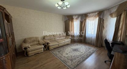 Продам квартиру 2-х комнатную с общей площадью 89м2, 6/12 эт., на улице Омская, г. Нижневартовск, Ханты-Мансийский авт. окр., Россия, агентство Премиум Макс. Фотография №1