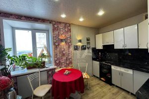 Продам квартиру 2-х комнатную с общей площадью 48м2, 9/10 эт., на улице Заволжская, Заволжский район, г. Кострома, Костромская обл., Россия, агентство Дюна