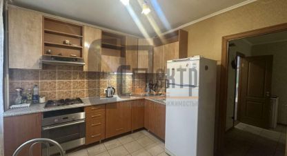 Продам квартиру 2-х комнатную с общей площадью 57.5м2, 6/10 эт., на улице Лескова, Фрунзенский район, г. Ярославль, Ярославская обл., Россия, агентство АН Спектр. Фотография №1