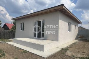 Продам дом 4-х комнатный с общей площадью 90м2, на улице Комсомольская, г. Бобровский, Свердловская обл., Россия, агентство Артис Про