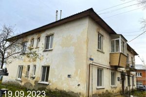Продам квартиру 2-х комнатную с общей площадью 44.3м2, 1/2 эт., на улице Ноябрьская, г. Владимир, Владимирская обл., Россия, агентство JCat