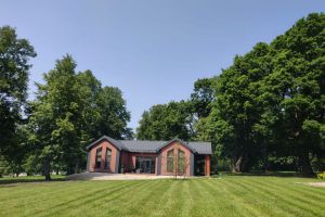 Продам дом 3-х комнатный с общей площадью 225м2, на улице Зеленая, г. Лопатино, Тульская обл., Россия, агентство JCat