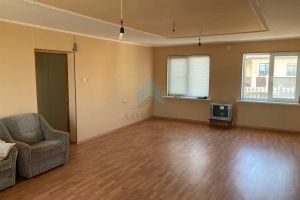 Продам дом 3-х комнатный с общей площадью 100м2, на улице Ветеранов, г. Растопуловка, Астраханская обл., Россия, агентство АН Доверие