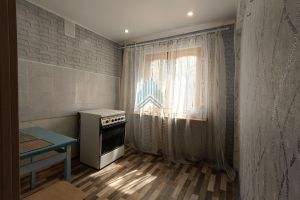 Продам квартиру 1 комнатную с общей площадью 30м2, 2/5 эт., на улице Вячеслава Мейера, г. Астрахань, Астраханская обл., Россия, агентство АН Доверие