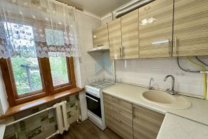 Продам квартиру 2-х комнатную с общей площадью 57.1м2, 2/5 эт., на улице Николая Островского, г. Астрахань, Астраханская обл., Россия, агентство АН Доверие