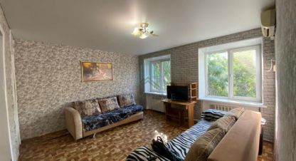 Продам квартиру 2-х комнатную с общей площадью 41.4м2, 5/5 эт., на улице Тренева, г. Астрахань, Астраханская обл., Россия, агентство АН Доверие. Фотография №1