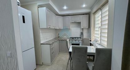 Продам квартиру 2-х комнатную с общей площадью 44.1м2, 4/5 эт., на улице Набережная Казачьего ерика, г. Астрахань, Астраханская обл., Россия, агентство АН Доверие. Фотография №1