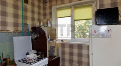Продам квартиру 2-х комнатную с общей площадью 46.7м2, 3/5 эт., на улице Суркова ул, Ленинский район район, г. Челябинск, Челябинская обл., Россия, агентство 74 метра. Фотография №1