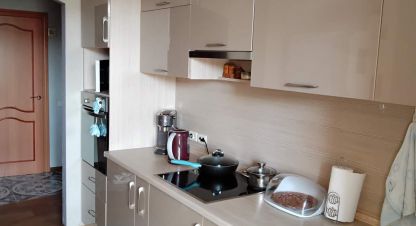 Продам квартиру 2-х комнатную с общей площадью 69.1м2, 4/10 эт., на улице Транспортная, г. Новокузнецк, Кемеровская обл., Россия, агентство JCat. Фотография №1