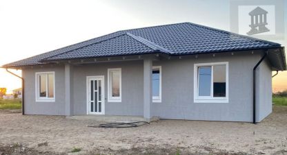 Продам дом 3-х комнатный с общей площадью 110м2, на улице Лунная ул, г. Солнечное, Калининградская обл., Россия, агентство ООО Базис-Недвижимость. Фотография №1