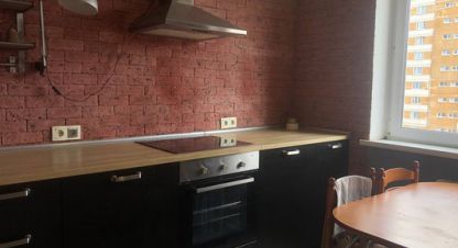 Продам квартиру 2-х комнатную с общей площадью 53м2, 10/17 эт., на улице Западный мкр, г. Рабочий посёлок октябрьский, Московская обл., Россия, агентство Интернет-партнер. Фотография №1