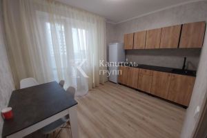 Продам квартиру 1 комнатную с общей площадью 45м2, 11/15 эт., на улице Александра пушкина, г. Патрушева, Тюменская обл., Россия, агентство Капитель групп