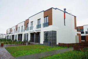 Продам коттедж/дачу 4-х комнатную с общей площадью 153м2, на улице Соловьиная, г. Патрушева, Тюменская обл., Россия, агентство Капитель групп