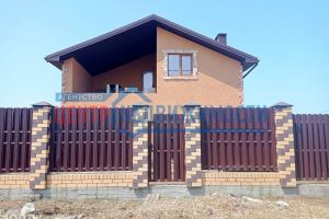 Продам дом 4-х комнатный с общей площадью 166.9м2, на улице Юбилейная, г. Кучугуры, Краснодарский край, Россия, агентство Центр-Недвижимости