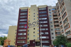 Продам квартиру 5-ти комнатную с общей площадью 195м2, 9/10 эт., на улице Дубравная ул, 2-й микро район, г. Алексин, Тульская обл., Россия, агентство АН Астория